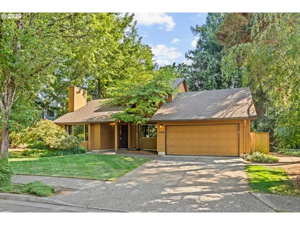 10488 SW Susquehanna Dr, Tualatin, OR 97062