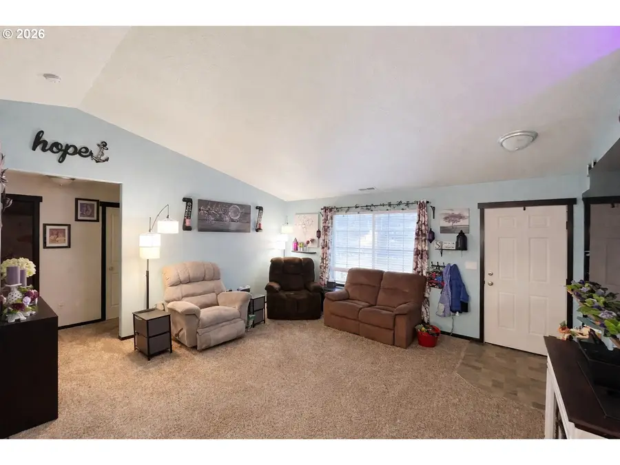 2665 Curlew St, Umatilla, OR 97882 - #2