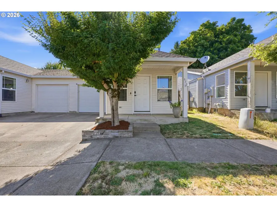 879 SW Junction Pl, Gresham, OR 97080 - #2