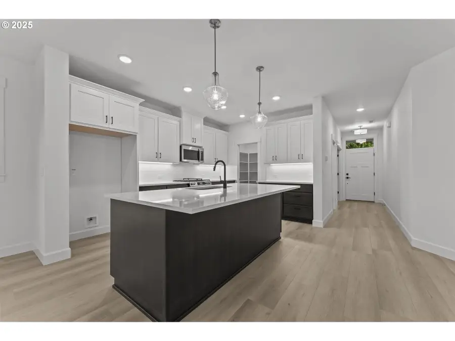 16353 SW Cambridge Ln, Durham, OR 97224 - Image #3