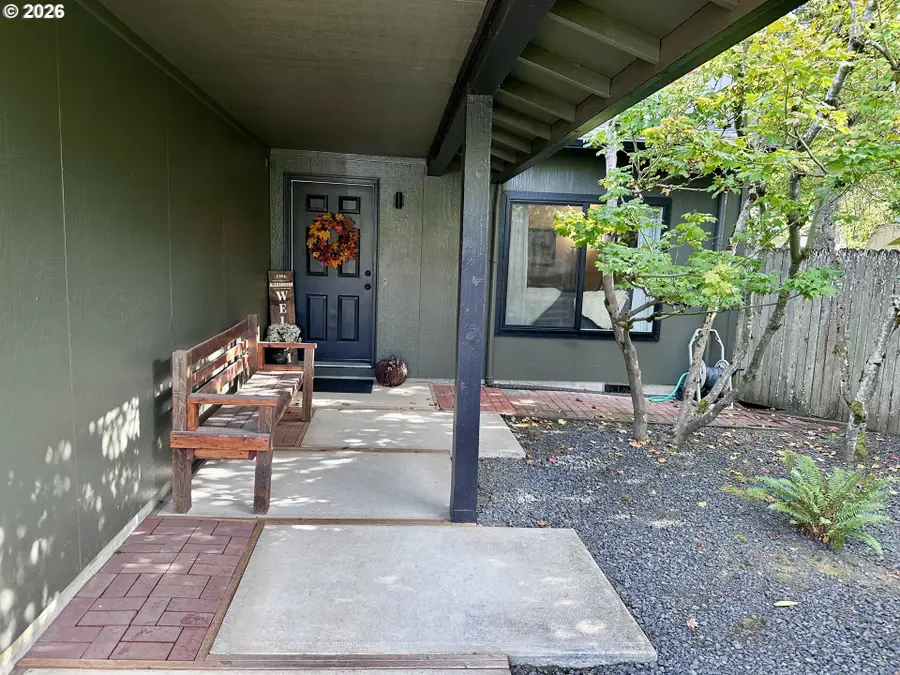 2233 Ironwood St, Eugene, OR 97401 - #2
