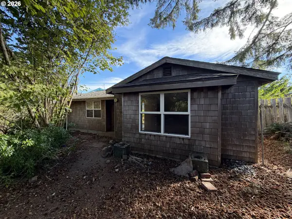 15 Geer Cir, PortOrford, OR 97465