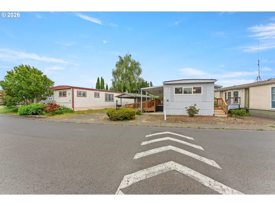 570 N 10th Ave #6, Cornelius, OR 97113 - #2