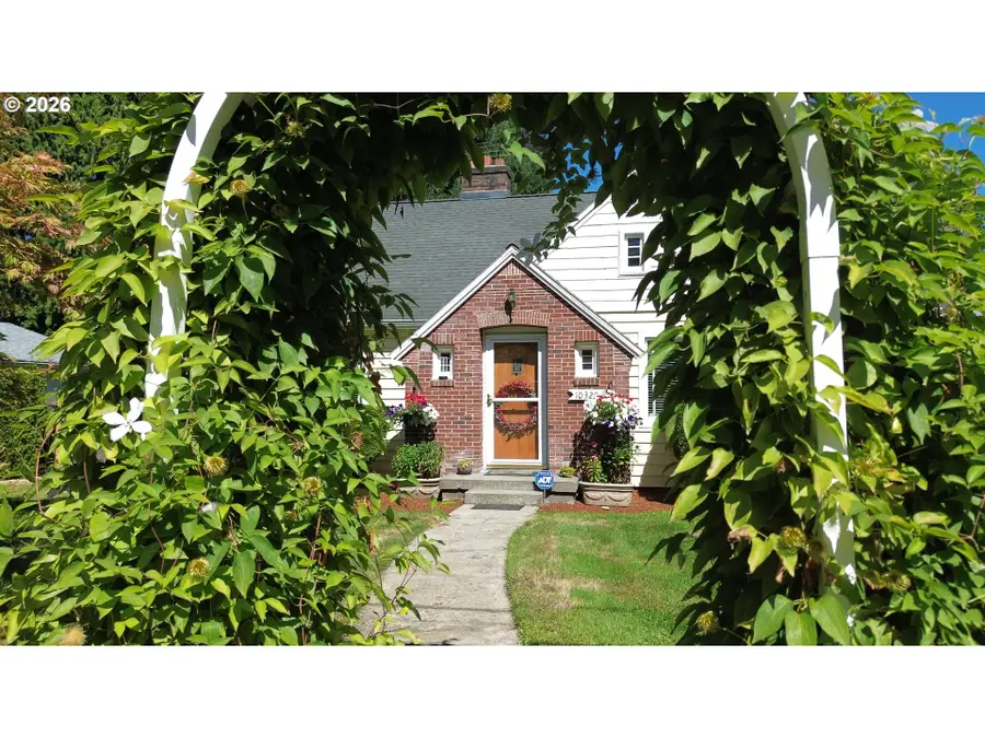 10320 SE Stanley Ave, Milwaukie, OR 97222 - #3