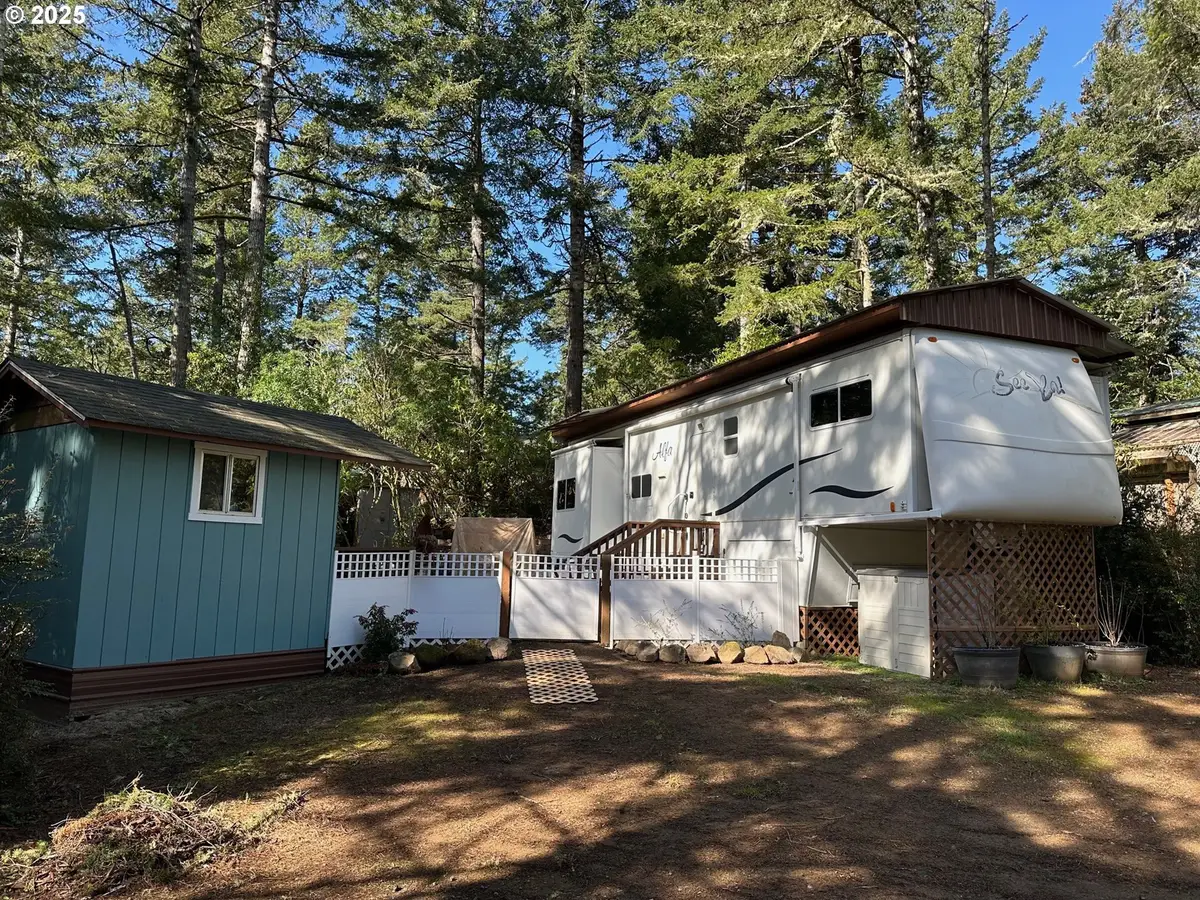 71 Castaway Cove, Florence, OR 97439 - Image #1