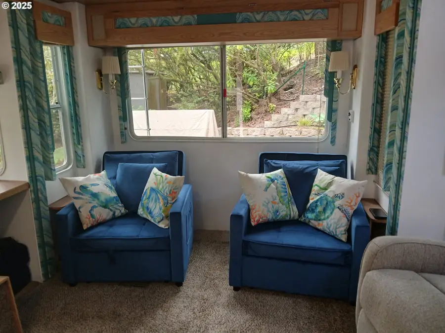 71 Castaway Cove, Florence, OR 97439 - Image #3