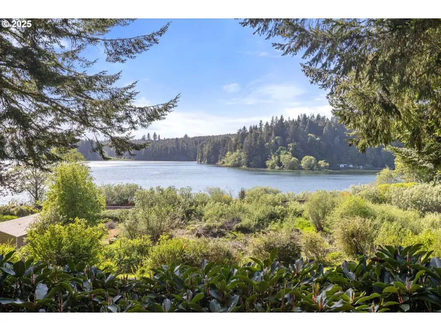 83049 Siltcoos Station Rd, Westlake, OR 97493 - Image #3