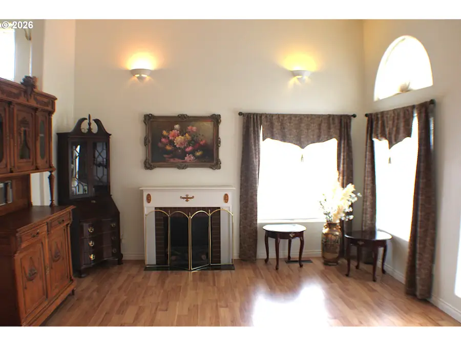 439 Chandler Dr, Roseburg, OR 97471 - #3