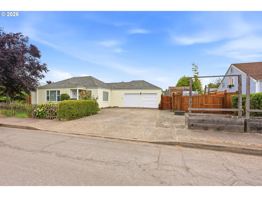 583 17th St, Springfield, OR 97477 - #2