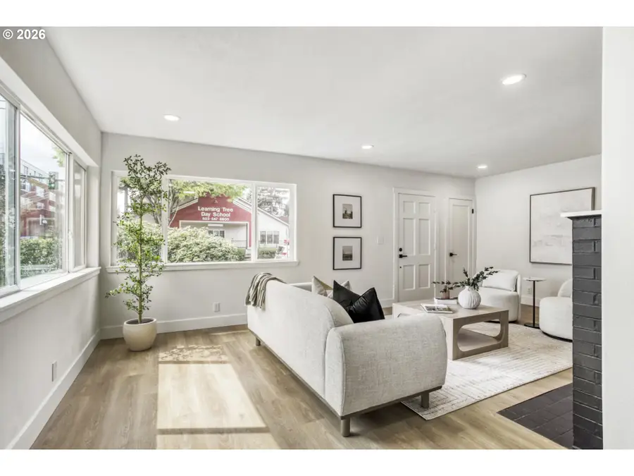 172 SE 9th Ave, Hillsboro, OR 97123 - #3