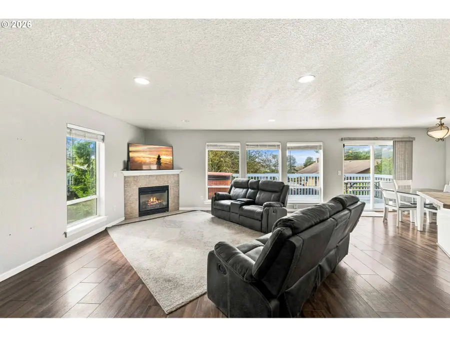 2166 NW Mast Ave, Lincoln City, OR 97367 - #3