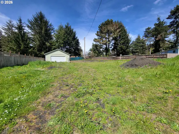 90689 Libby Ln, CoosBay, OR 97420