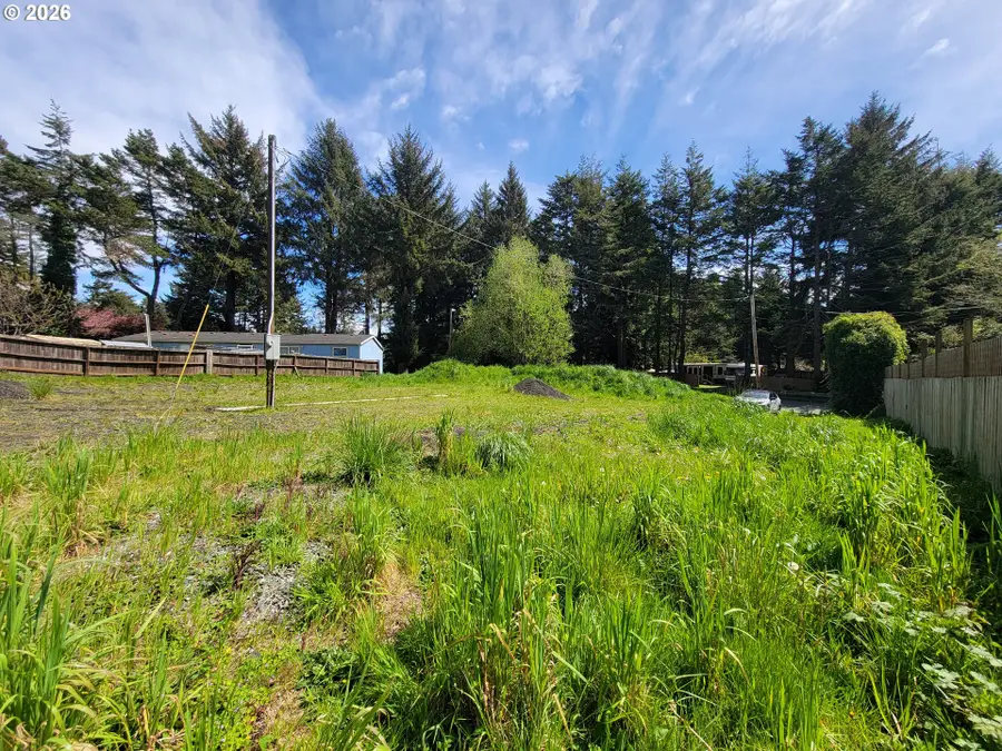 90689 Libby Ln, Barview, OR 97420 - #2