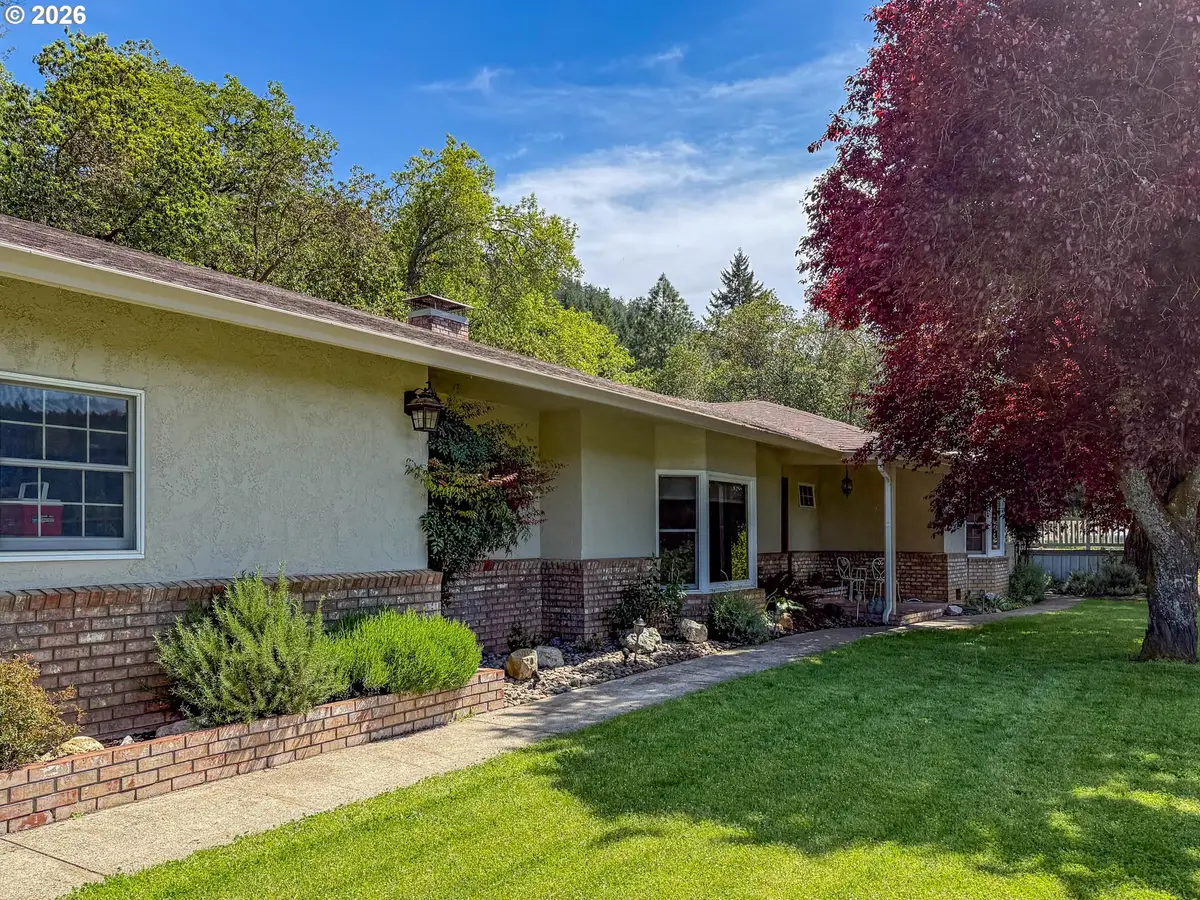 1068 Rice Creek Rd, Winston, OR 97496 - #1