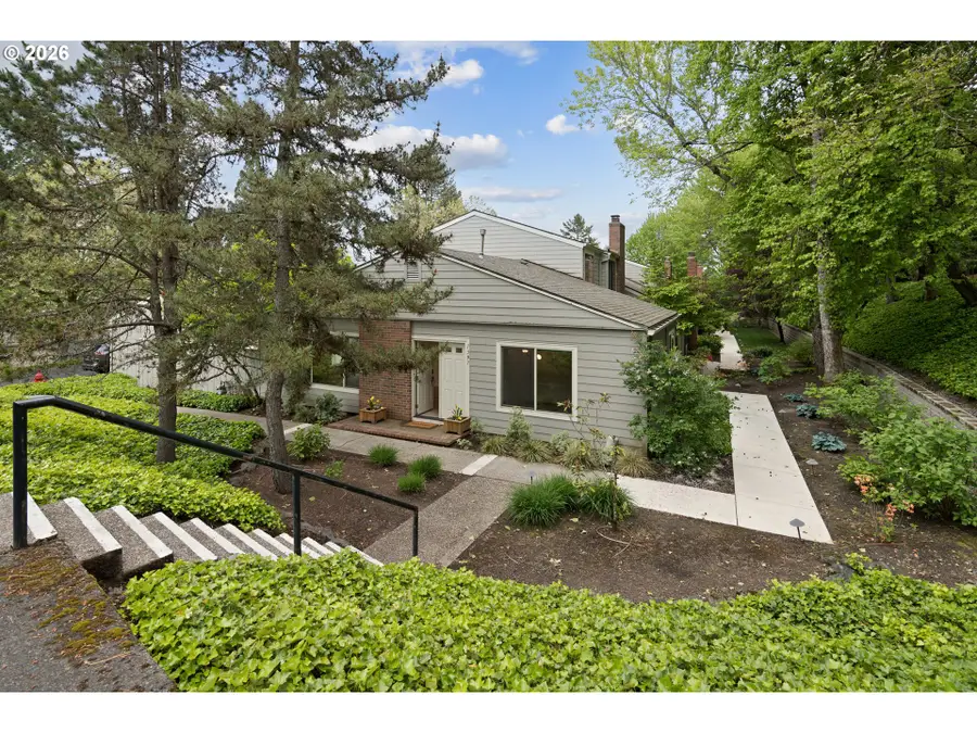 1397 Bonniebrae Dr, Lake Oswego, OR 97034 - #3