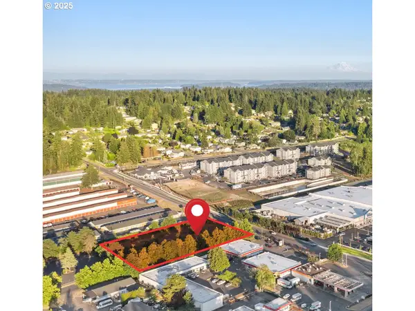 1800 NE Riddell Rd, Bremerton, WA 98310