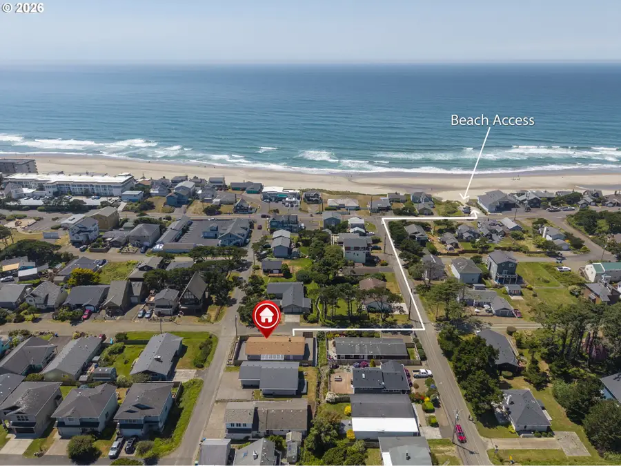 1631 NW 33rd St, Lincoln City, OR 97367 - #2