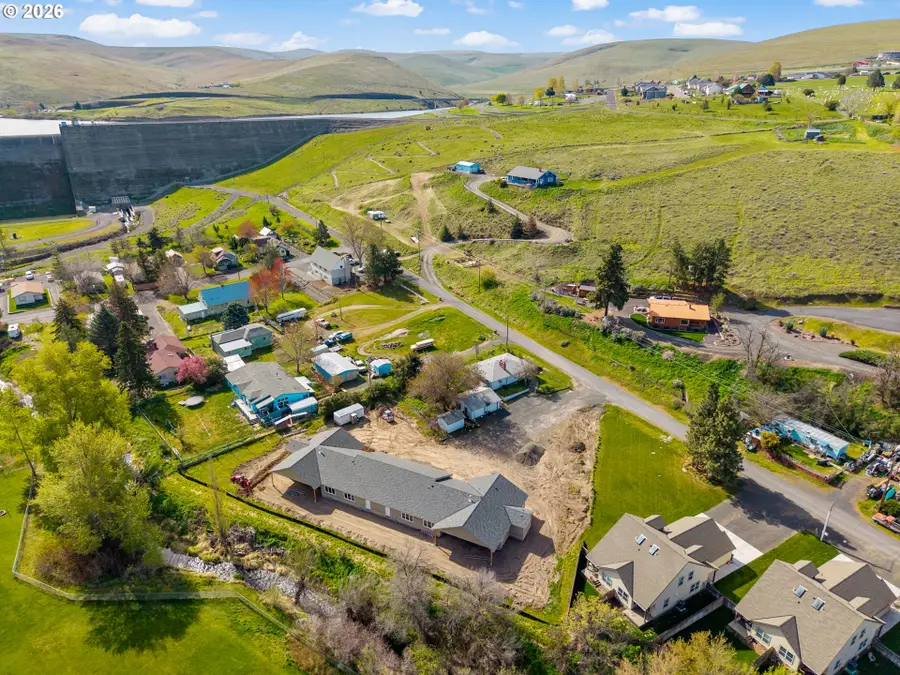 615 E Cowins St, Heppner, OR 97836 - #2