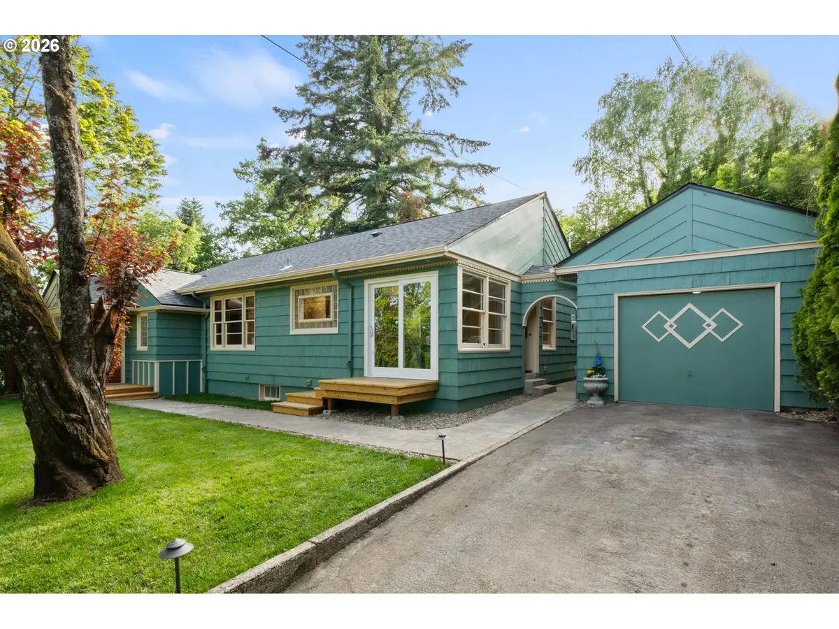 4575 SW Dogwood Ln, Portland, OR 97225 - #1