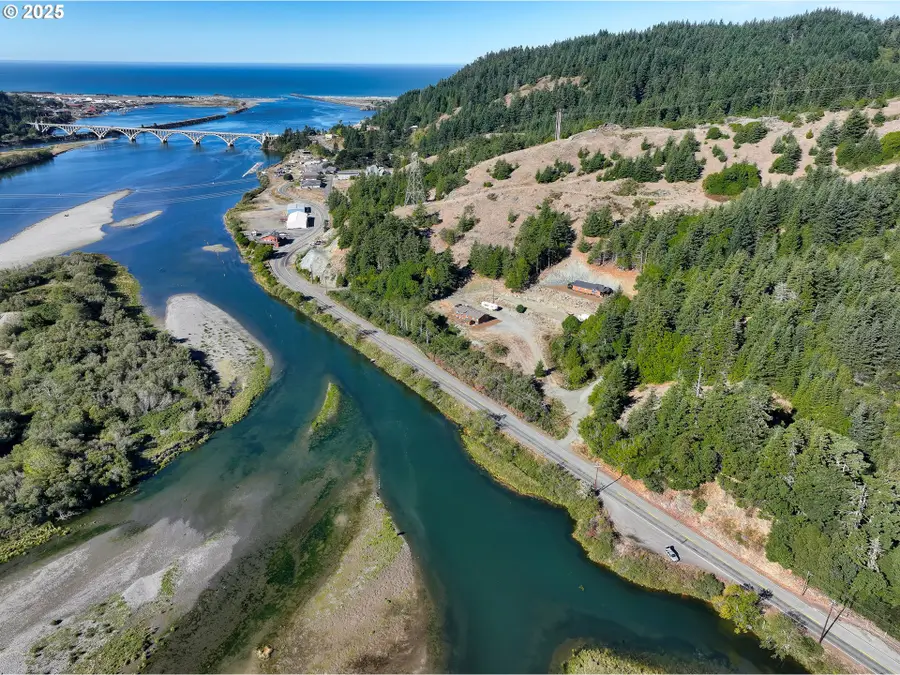 0 N Bank Rogue River, Gold Beach, OR 97444 - Image #3