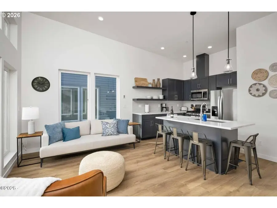 920 SW 48th St, Lincoln City, OR 97367 - #2