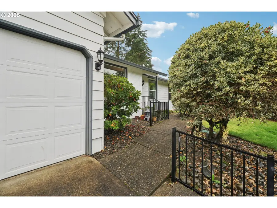13770 SW Fairview Ct, Portland, OR 97223 - Image #3