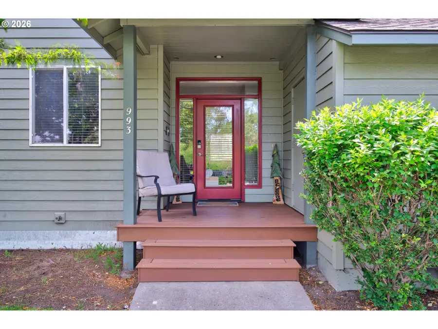 993 Golden Pheasant Dr, Redmond, OR 97756 - #2