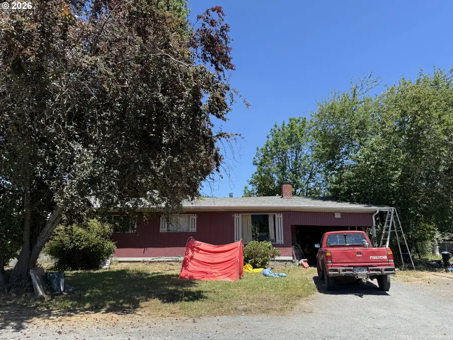 211 E Alder St, Powers, OR 97466 - #2