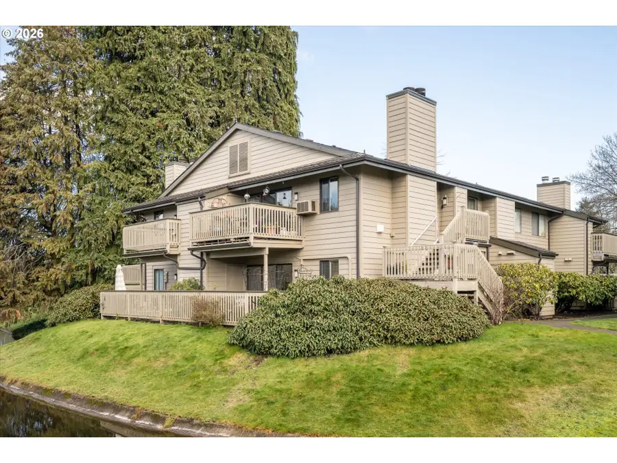 2026 Lake Isle Dr, Eugene, OR 97401 - #3