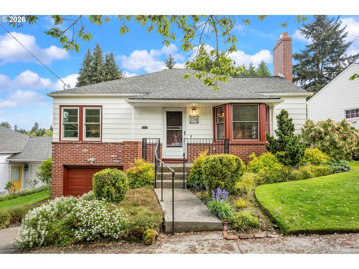 7748 SW Burlingame Ave, Portland, OR 97219 - #1