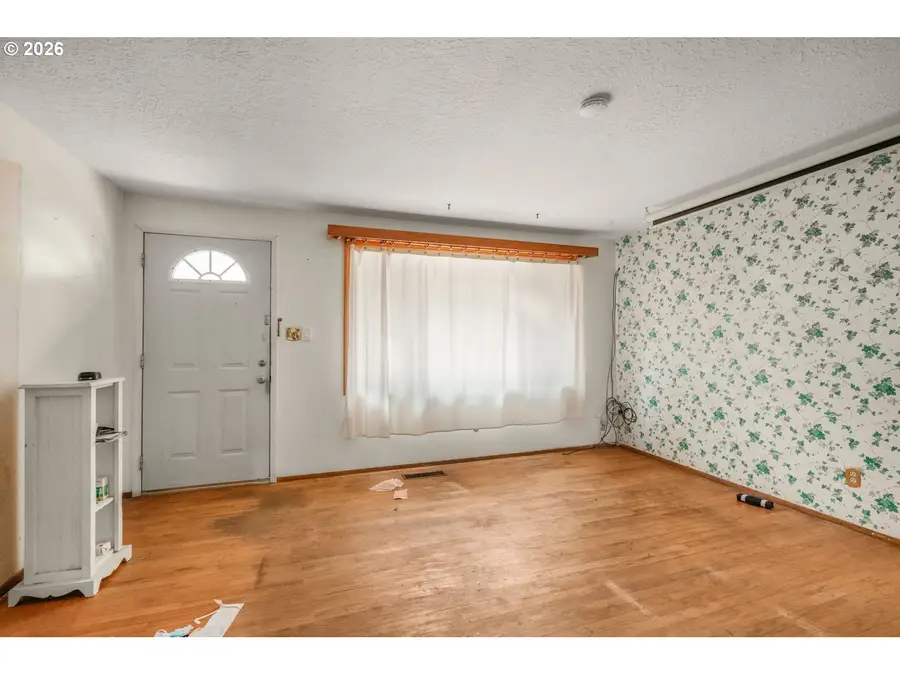 210 NE 167th Pl, Portland, OR 97230 - #2