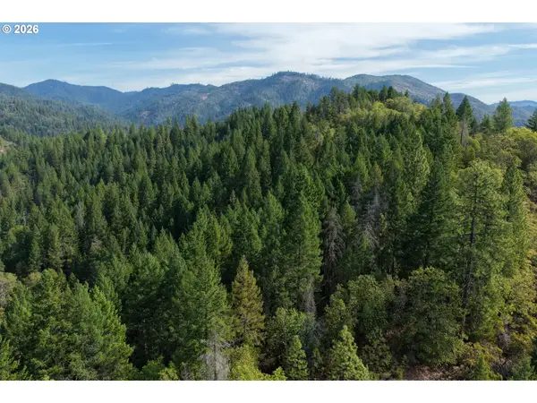 Ford Rd, RogueRiver, OR 97537
