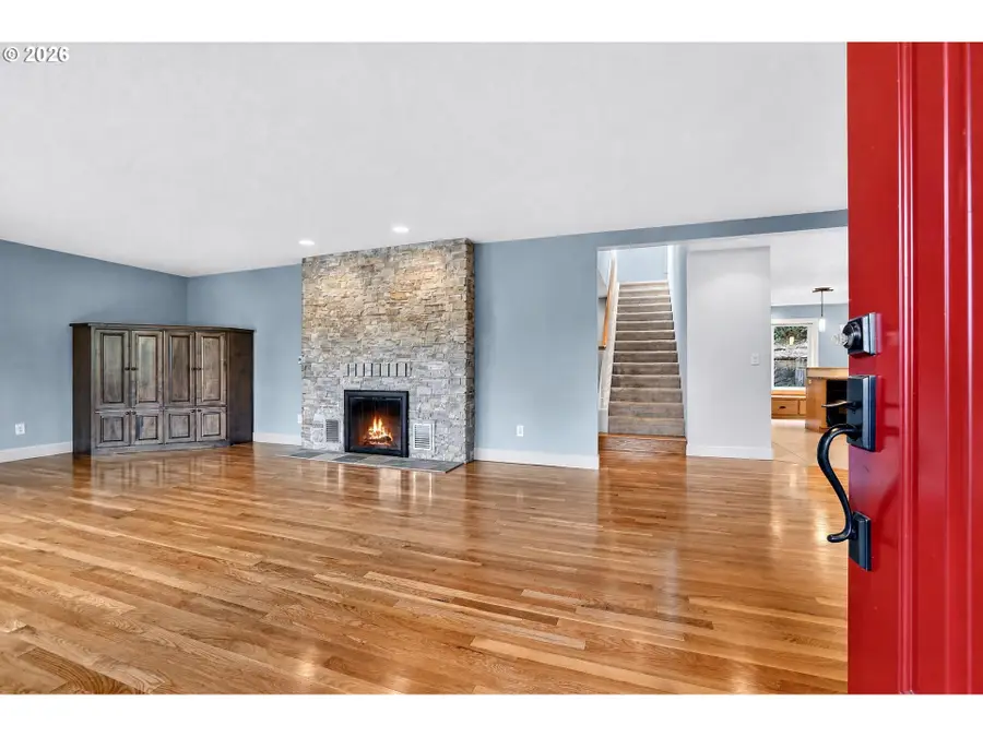 21695 Willamette Dr, West Linn, OR 97068 - #2