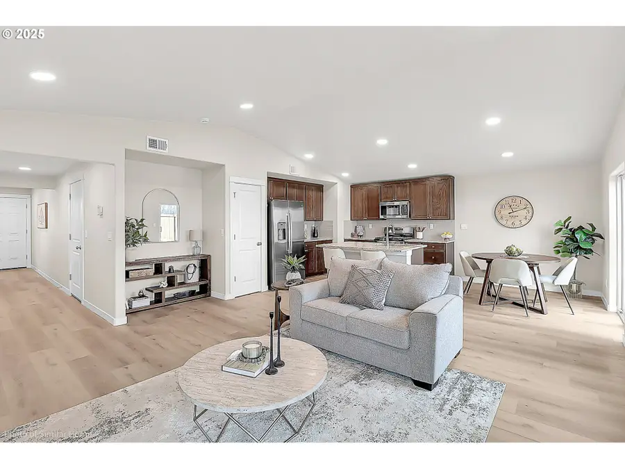 2379 W 10th Ave, Junction City, OR 97448 - Image #2