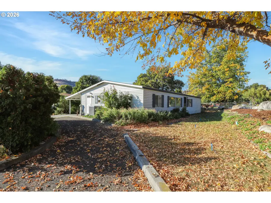 950 Pomona St #101, The Dalles, OR 97058 - #2