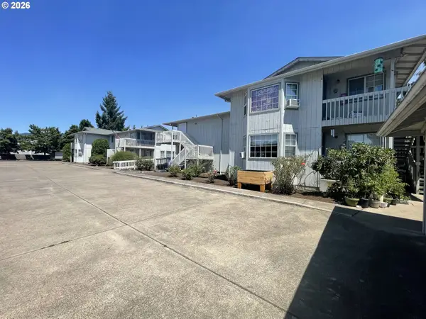 1217 R St, Springfield, OR 97477