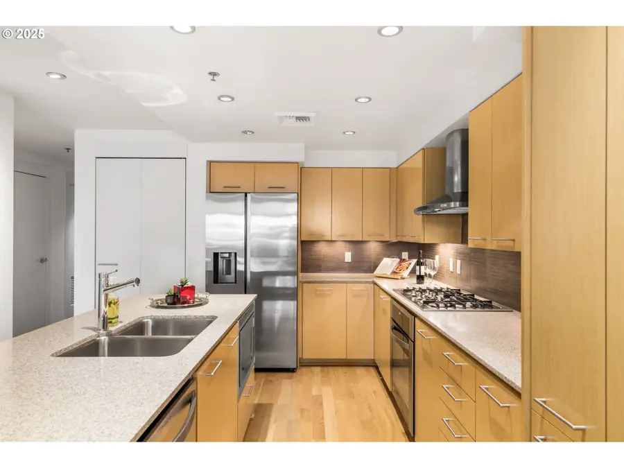 1310 NW Naito Pkwy #107, Portland, OR 97209 - Image #2