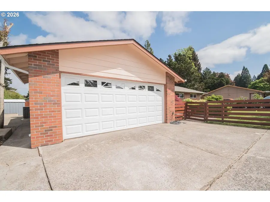 18411 NE Davis St, Portland, OR 97230 - #3