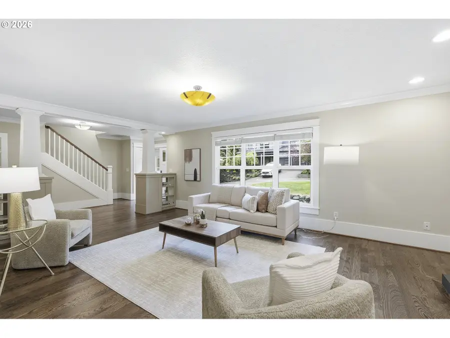 16 Del Prado St, Lake Oswego, OR 97035 - #3