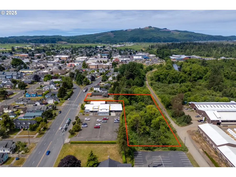 2506 1st St, Tillamook, OR 97141 - Image #2