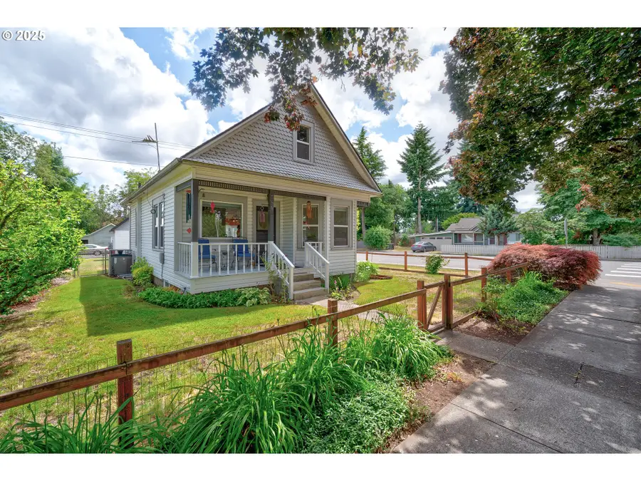 589 NW 3rd Ave, Canby, OR 97013 - Image #2