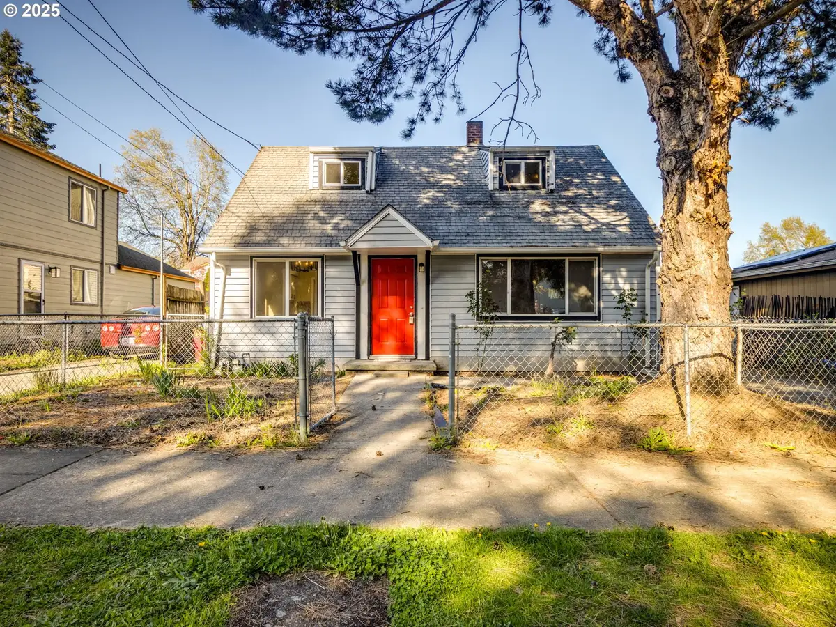 3033 SE 85th Ave, Portland, OR 97266 - Image #1