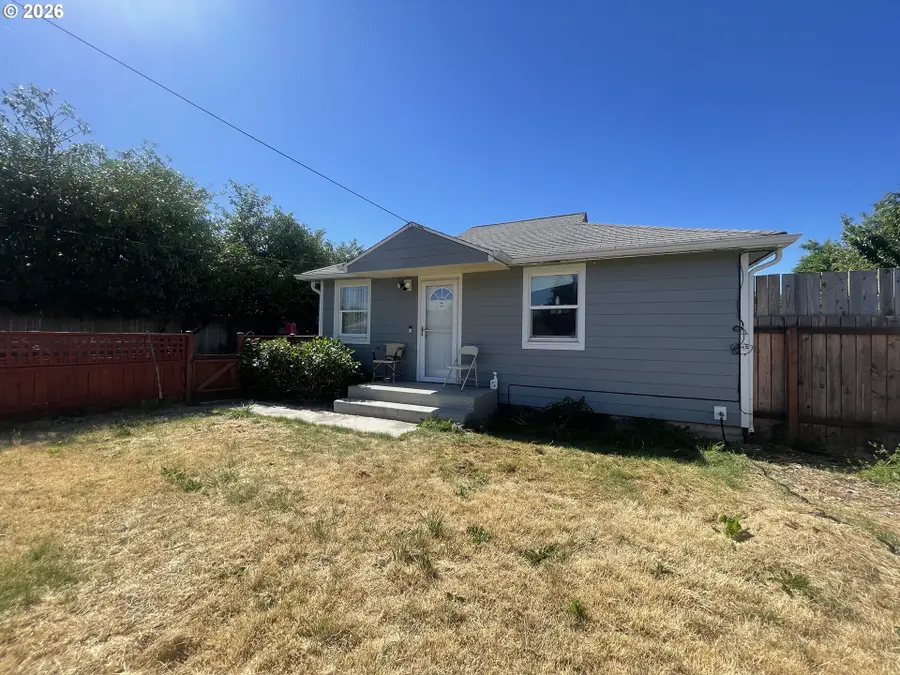 5593 B St, Springfield, OR 97478 - #2
