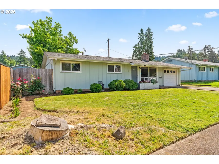 1128 S 11th St, Cottage Grove, OR 97424 - #2