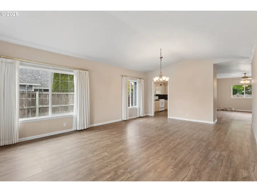 289 Santa Clara Ave, Eugene, OR 97404 - #2