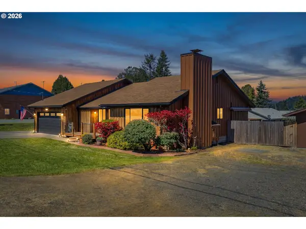 1601 Maple St, MyrtlePoint, OR 97458