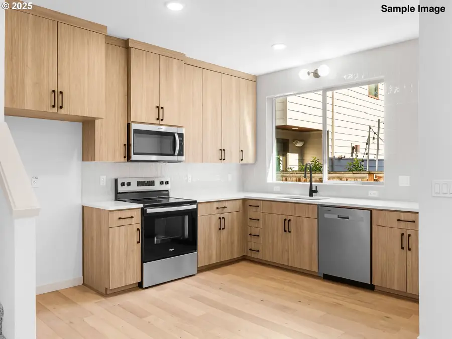 1054 SE Franklin St, Portland, OR 97202 - Image #2