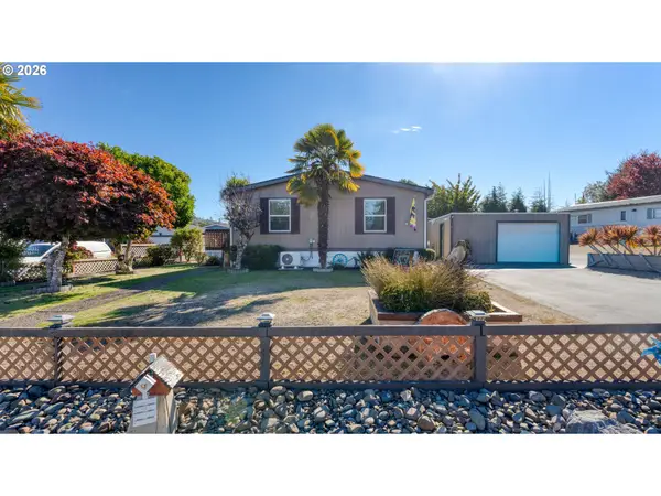 3065 Knott Ter, CoosBay, OR 97420