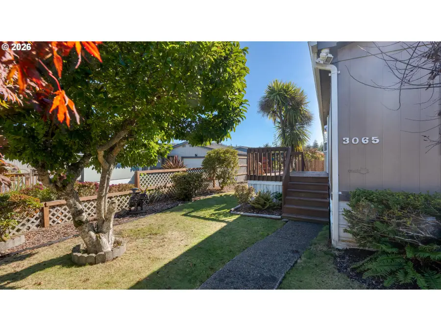 3065 Knott Ter, Coos Bay, OR 97420 - #3