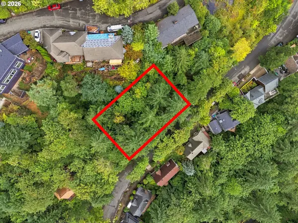 NW Macleay Blvd #13&14, Portland, OR 97210